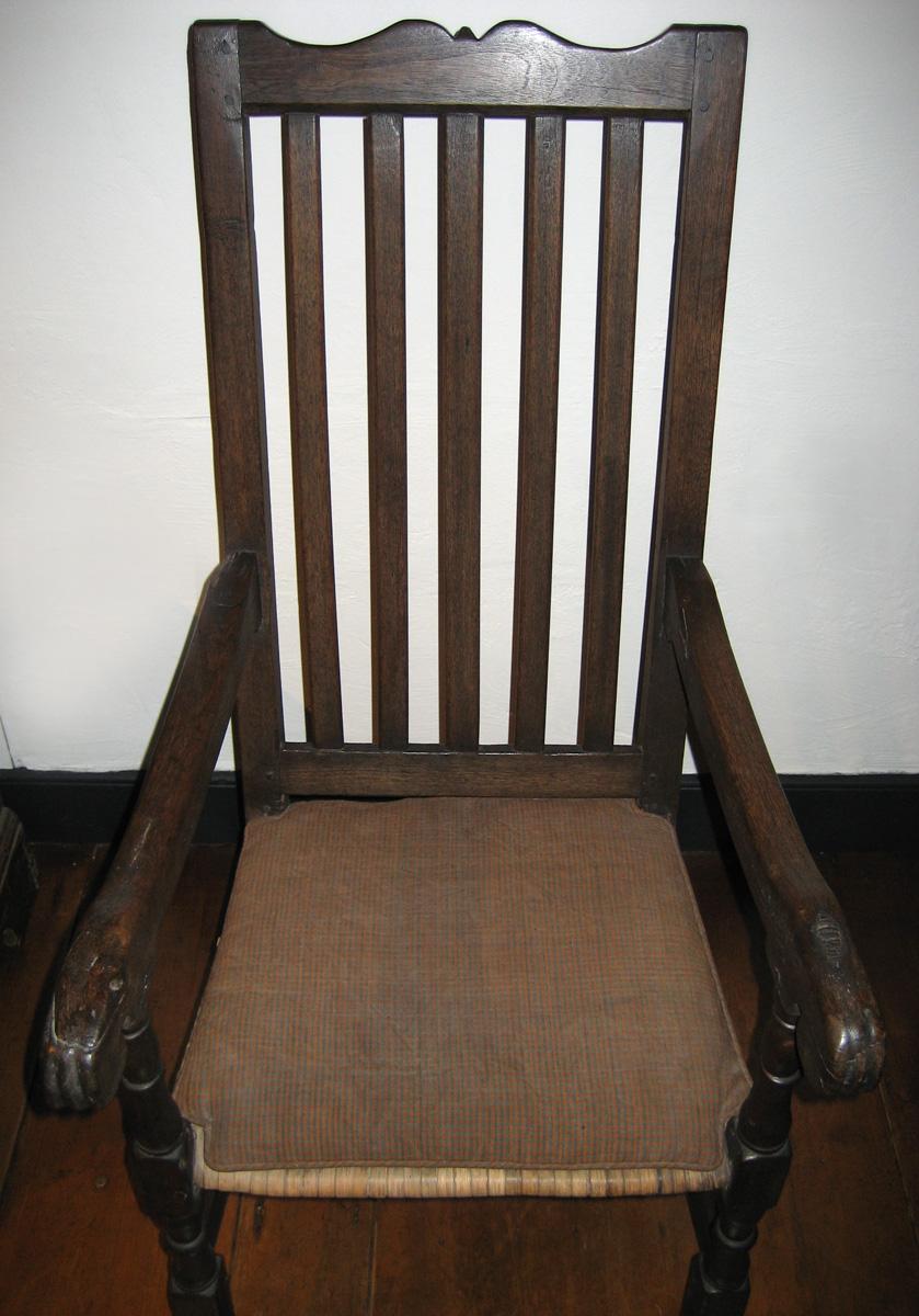 1965.2249 chair with 1984.0636 cushion view 2