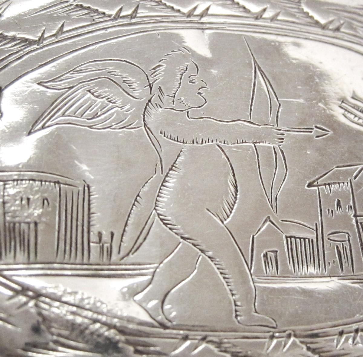 1956.0038.021 B Snuff box, detail