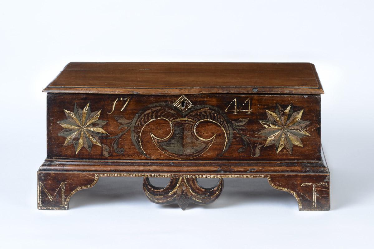 1965.2257 Box, view 2