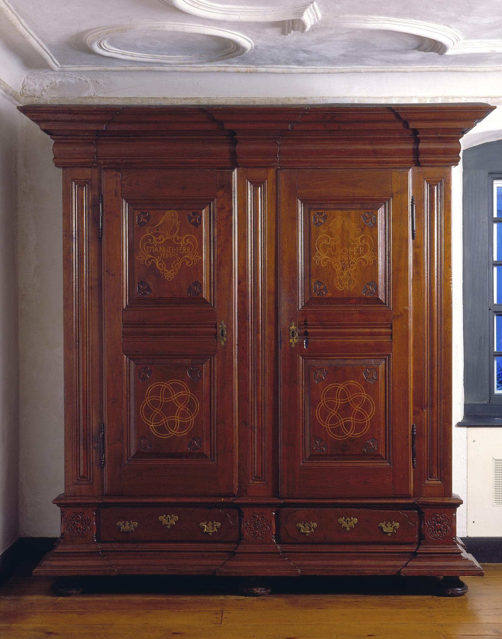 1965.2262 Schrank, in Kershner Parlor
