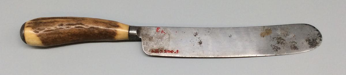1965.2280.001 Knife, view 2