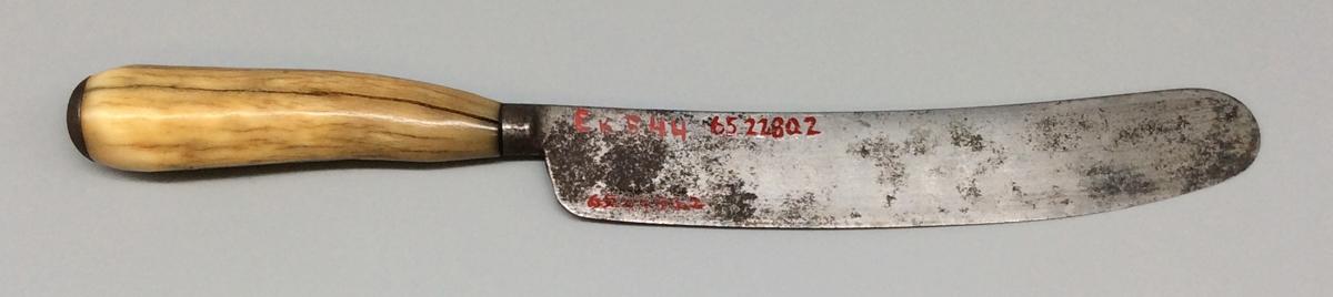 1965.2280.002 Knife, view 2