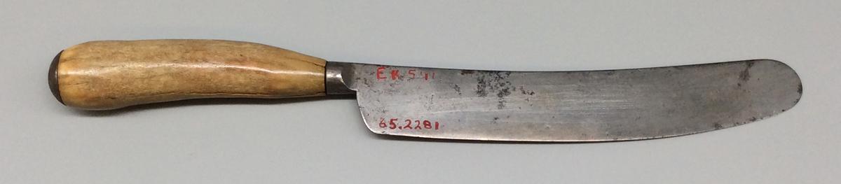 1965.2281 Knife, view 2
