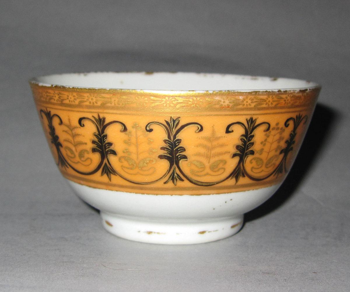 1956.0038.025 Porcelain cup face two