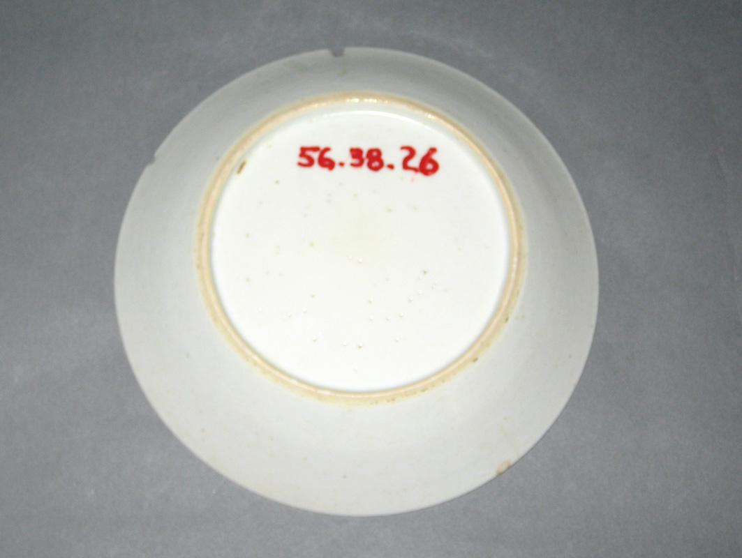 1956.0038.026 Dish underside