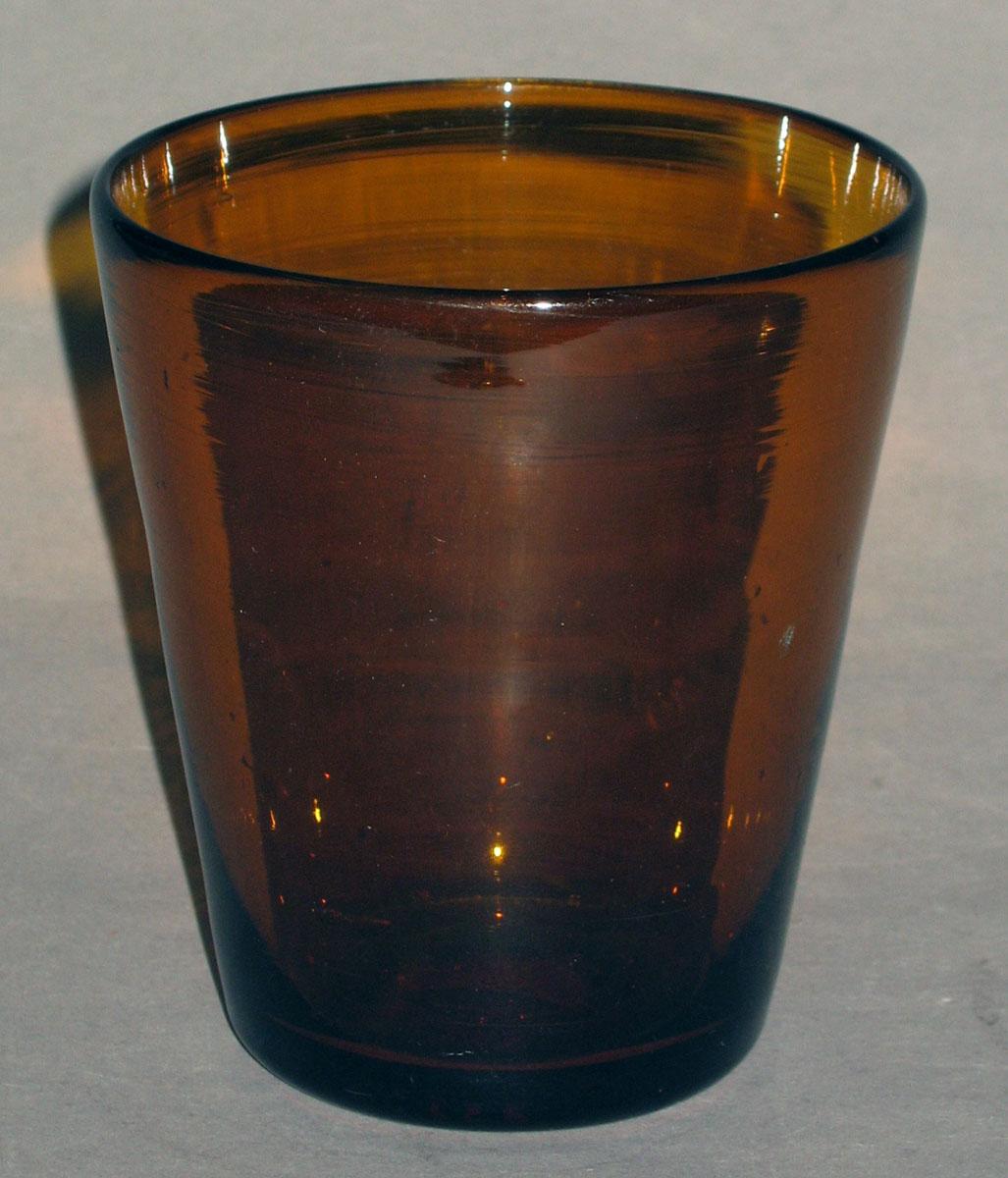1965.2320.005 Amber glass tumbler