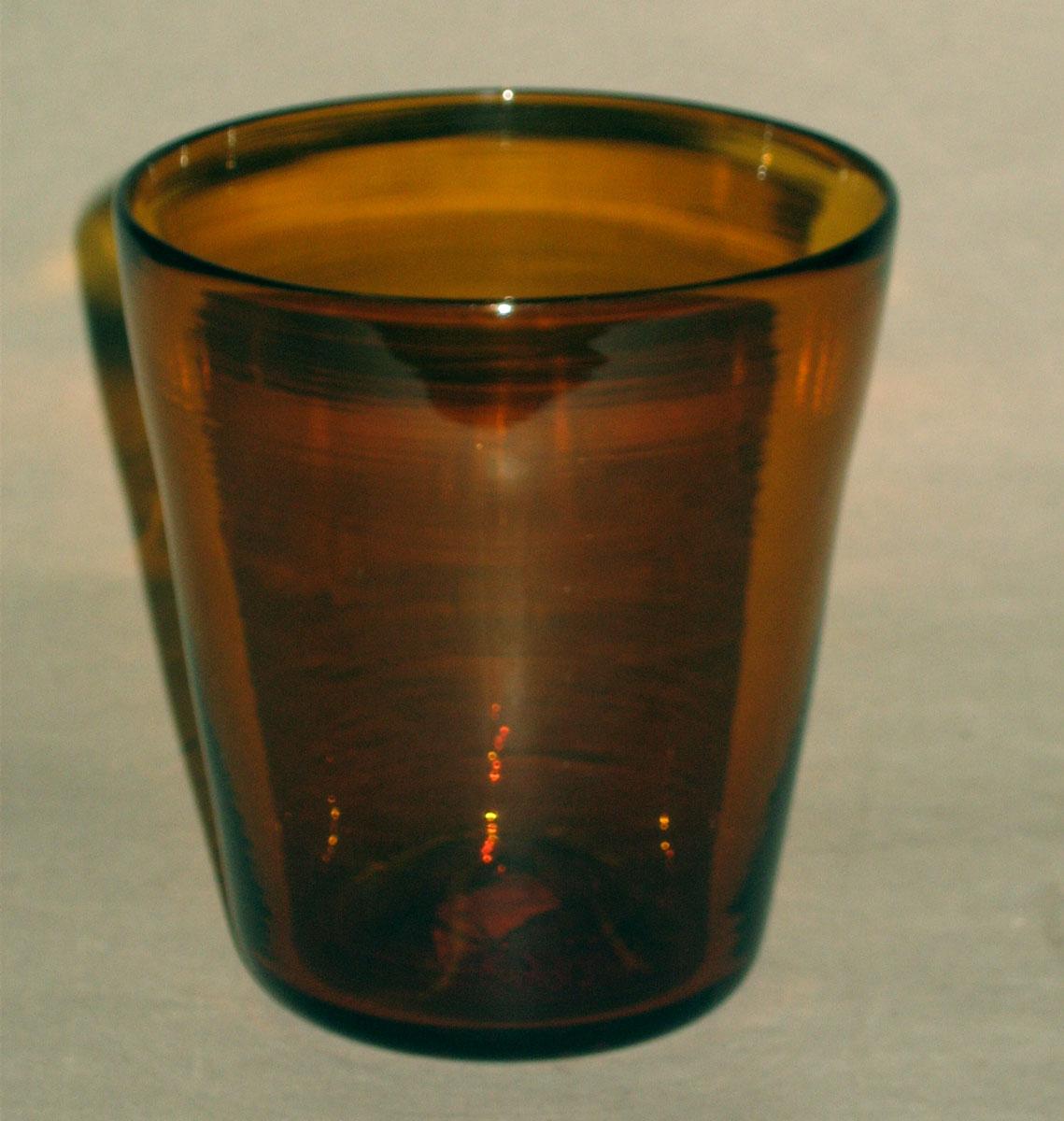 1965.2320.006 Amber glass tumbler