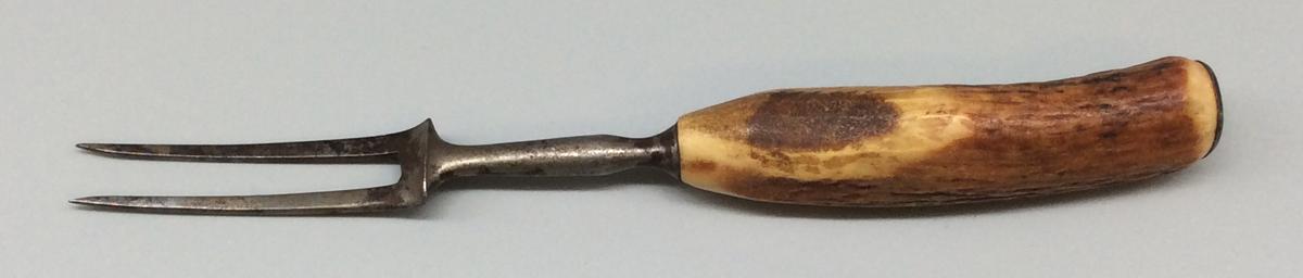 1965.2322.001 Fork, view 1