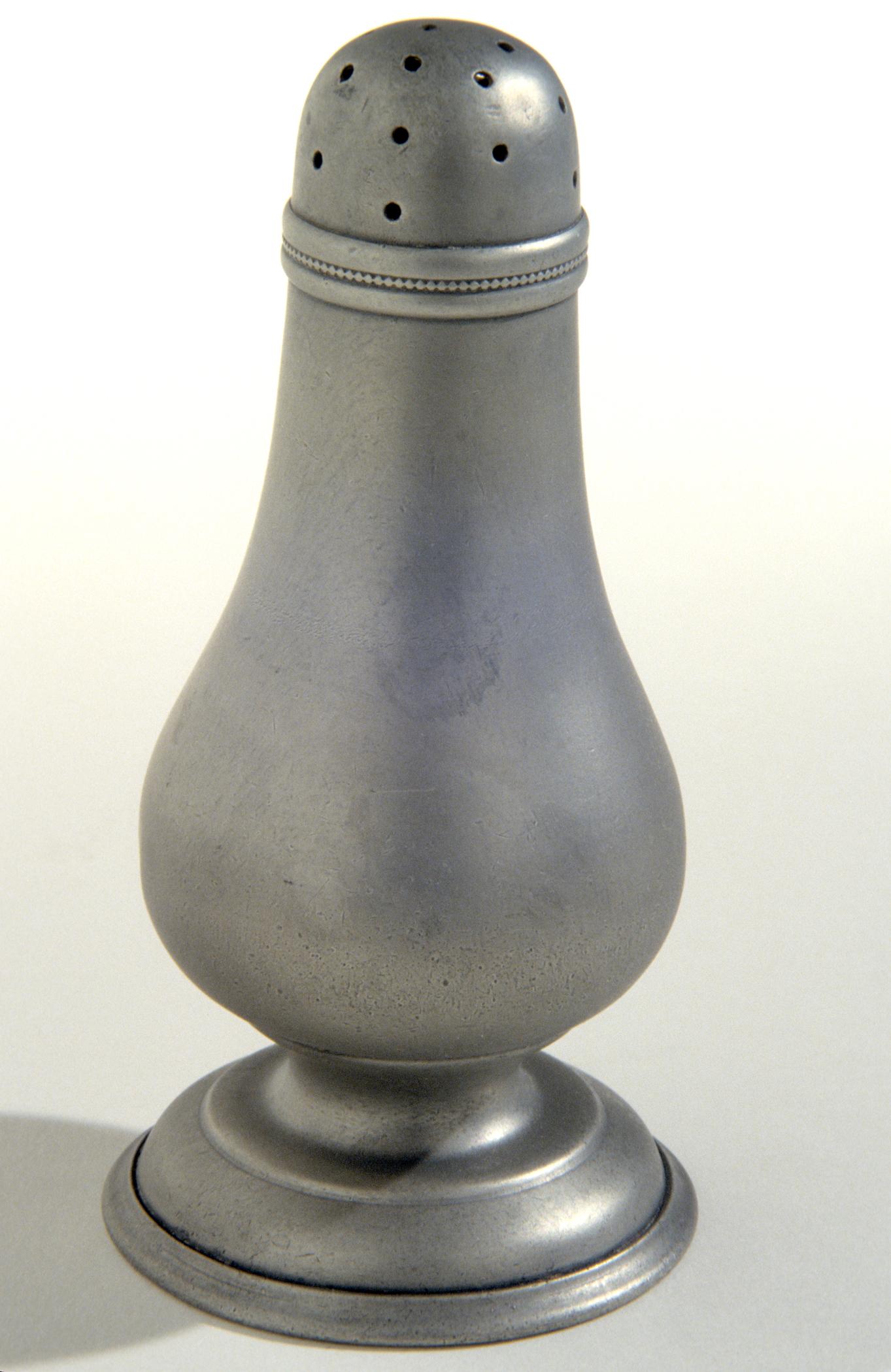 1956.0038.029 Pewter caster