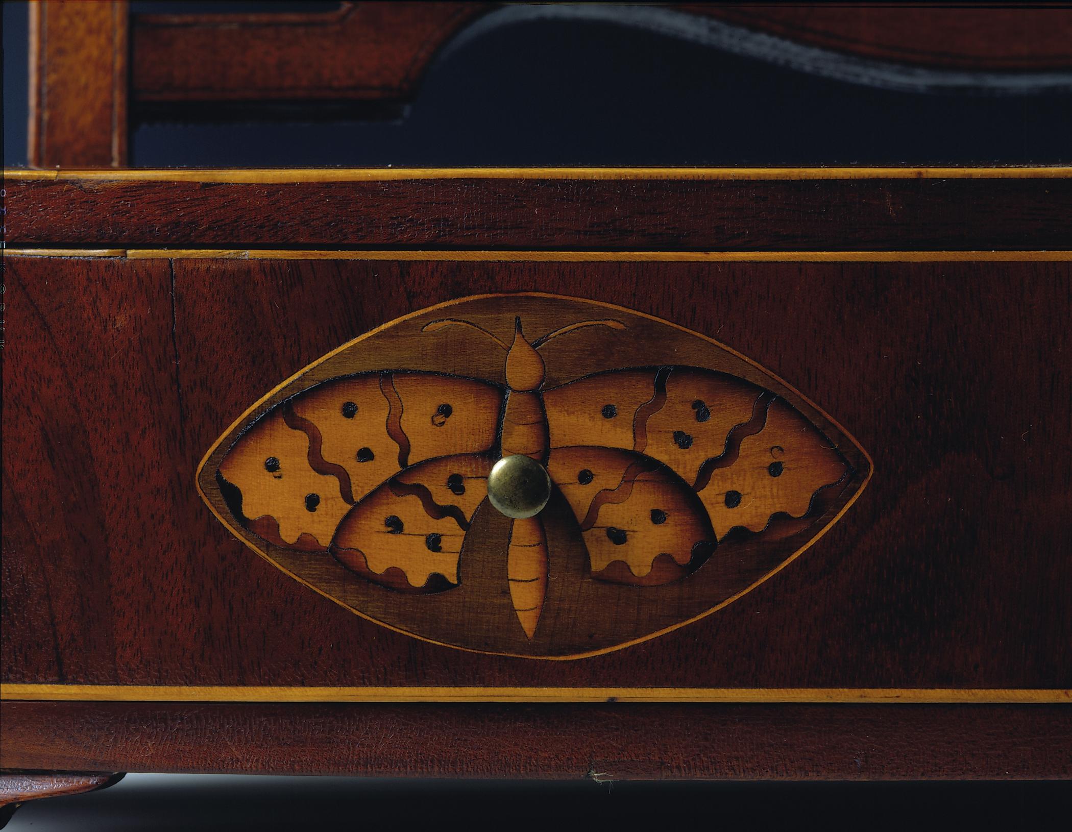 1951.0023 Dressing glass, detail 2