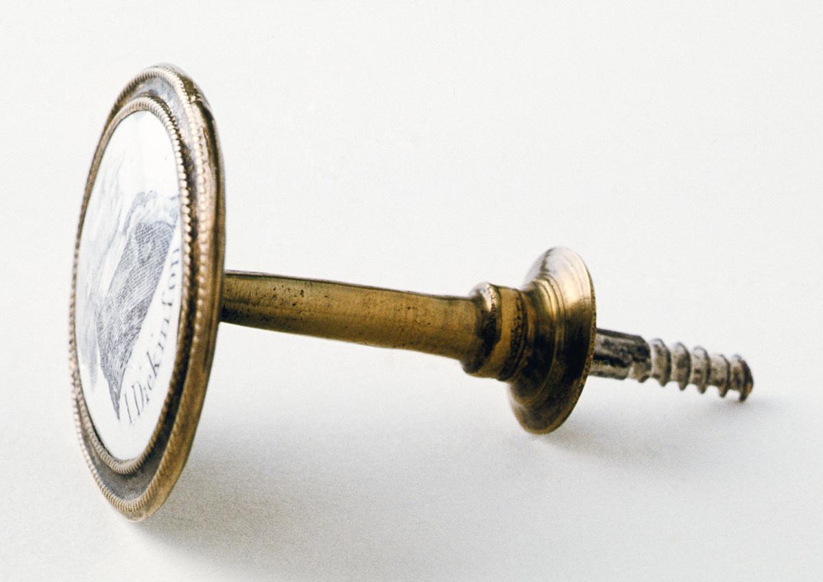 1965.2395 Cloak Pin