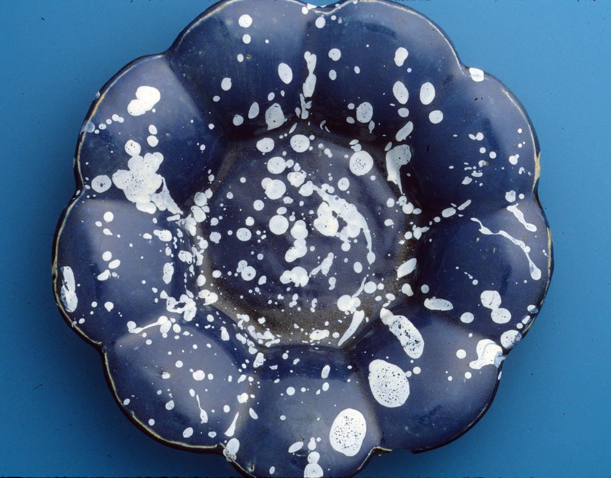 1965.2417 Dish