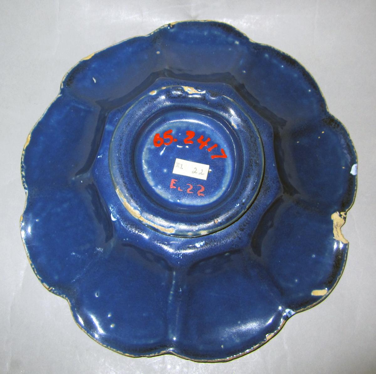 1965.2417 Delft dish underside
