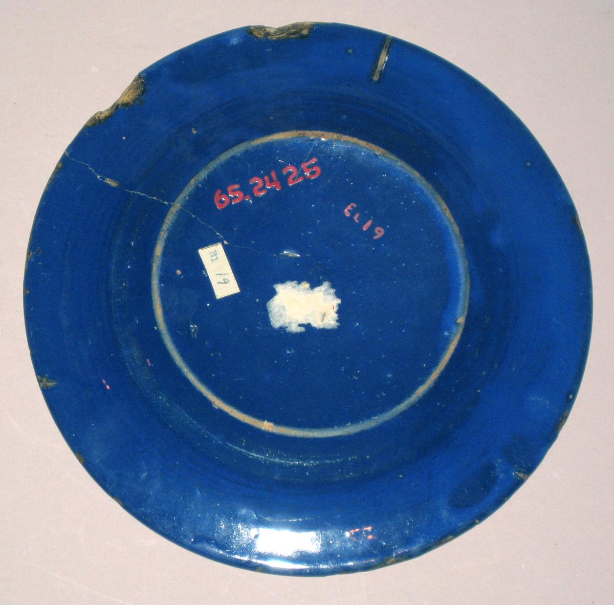 1965.2425 Delftware plate (back)