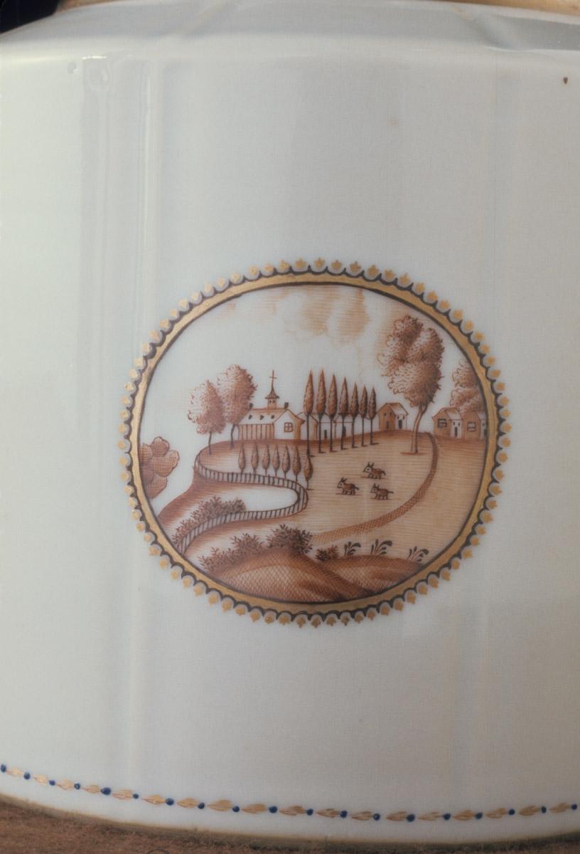 1956.0038.042 Teapot, detail