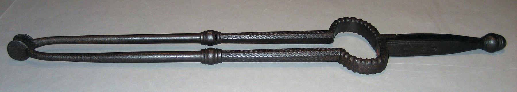 1965.2454 Tongs