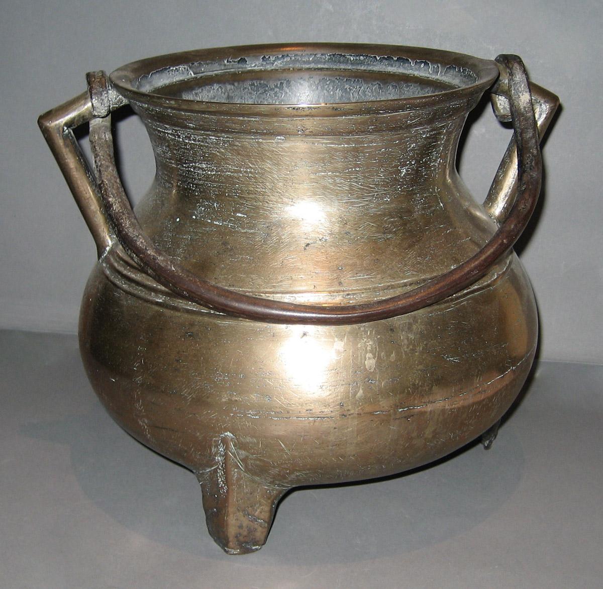 1965.2456 Pot