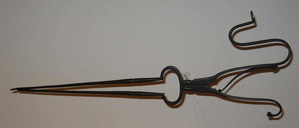 1965.2485 Tongs
