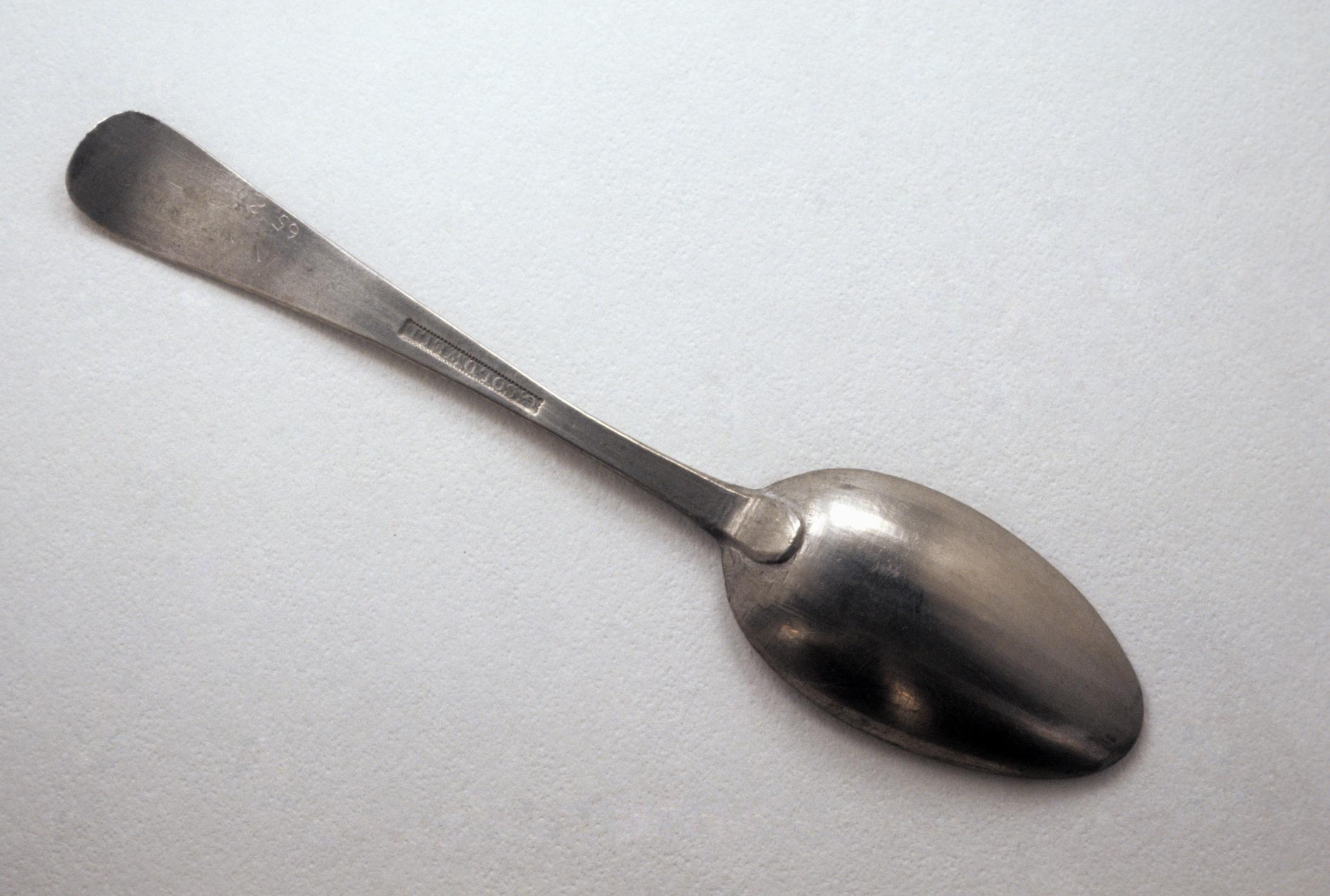 1965.2491.001 Pewter spoon (side 2)