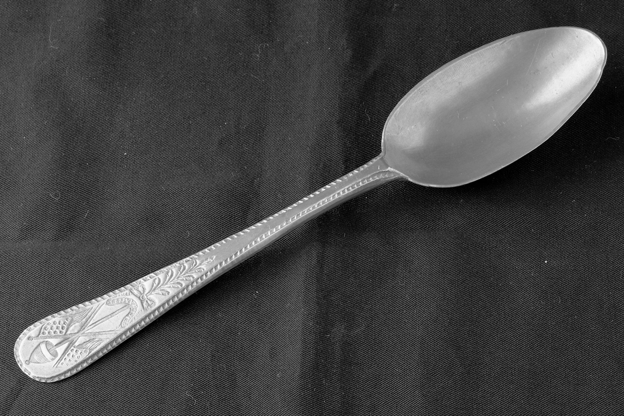 1965.2491.002 Pewter spoon