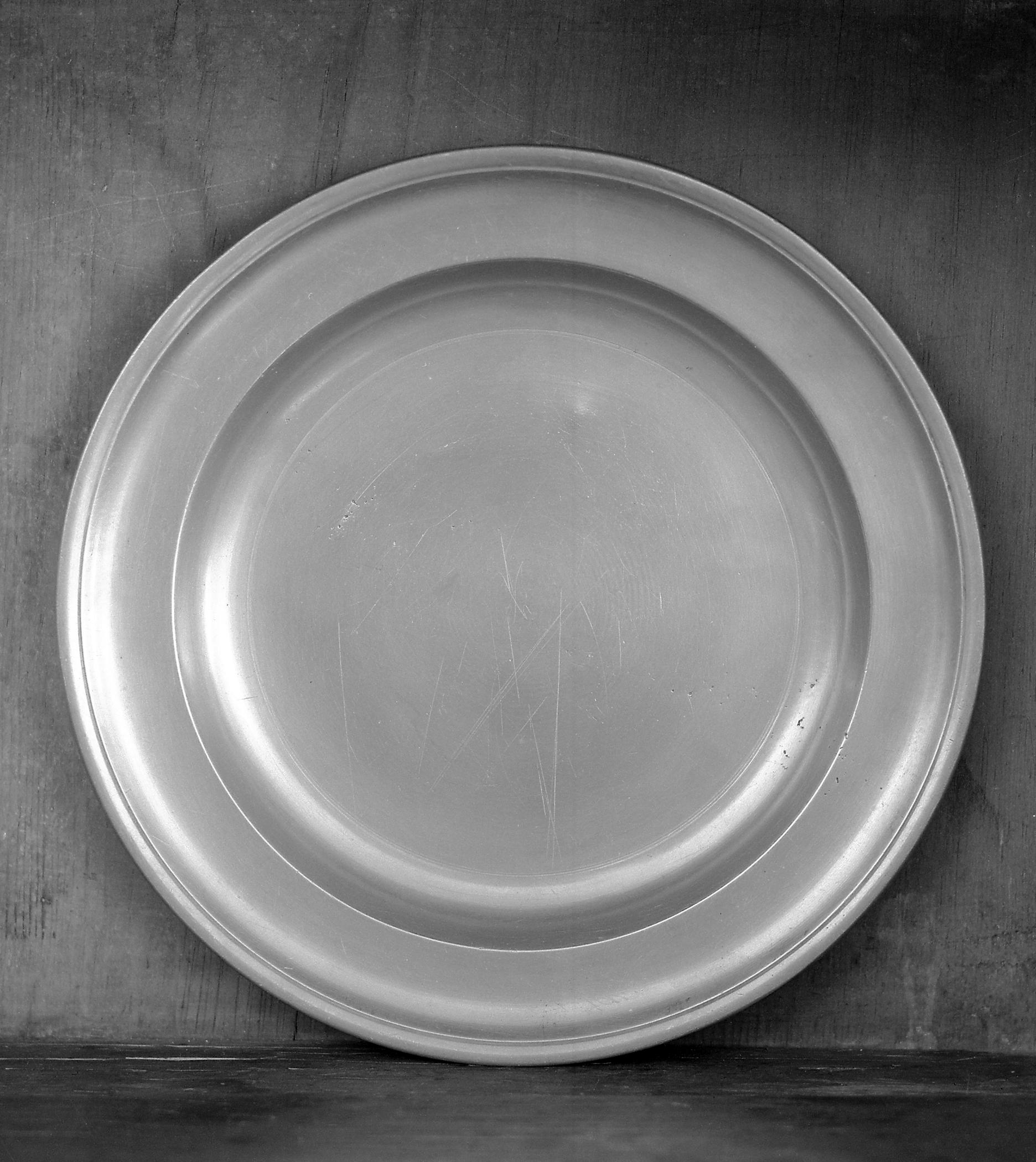 1965.2494 Pewter plate