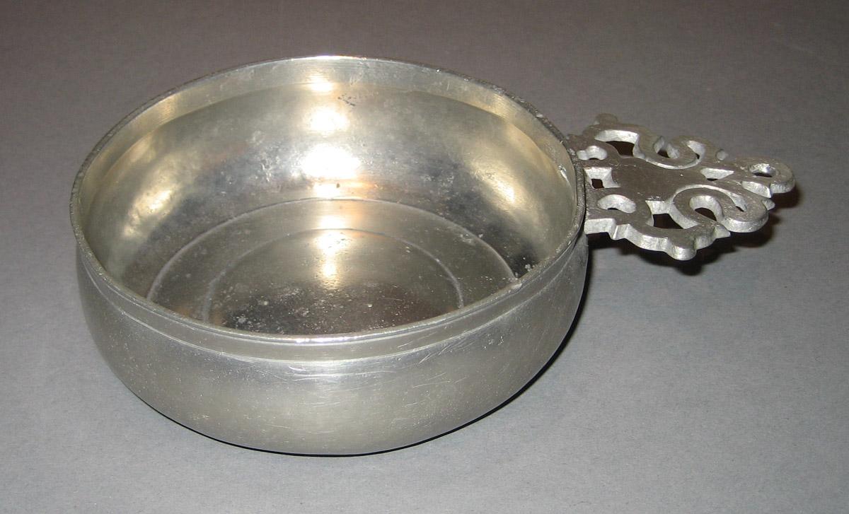 1965.2497 Porringer