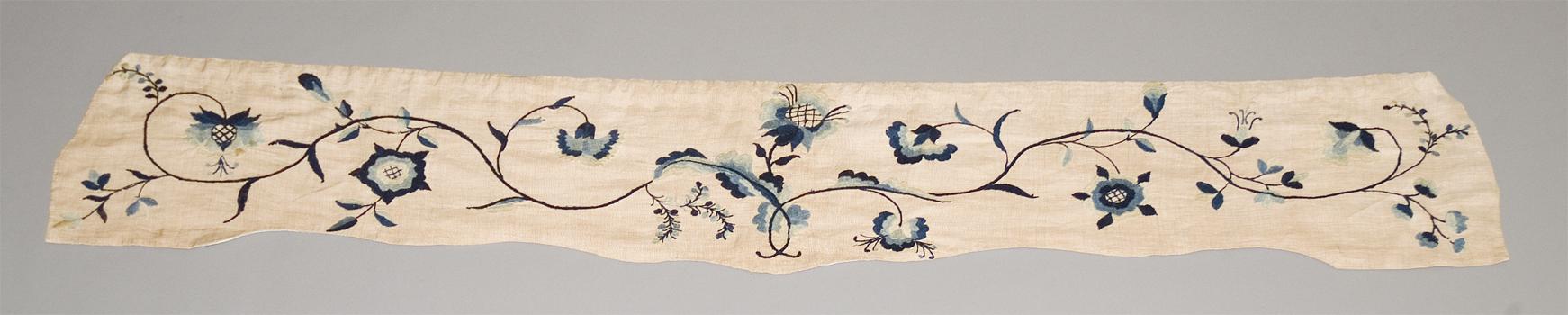 1965.2502.001 Bed hanging, valance