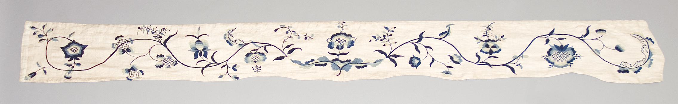 1965.2502.002,. 003 Bed hanging, valance