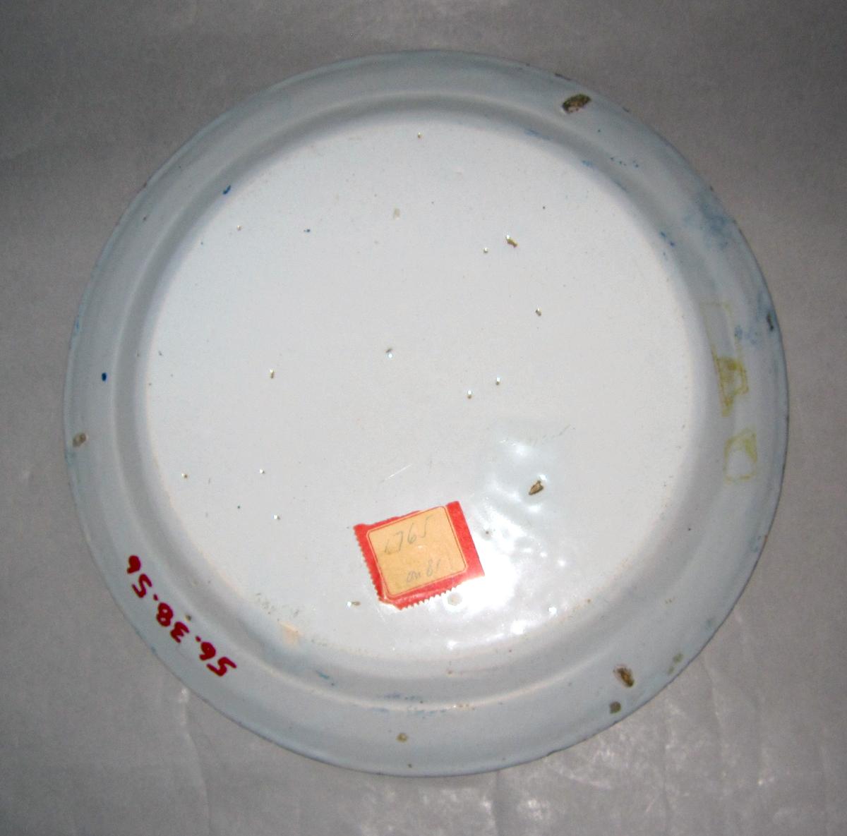 1956.0038.056 Delft plate underside