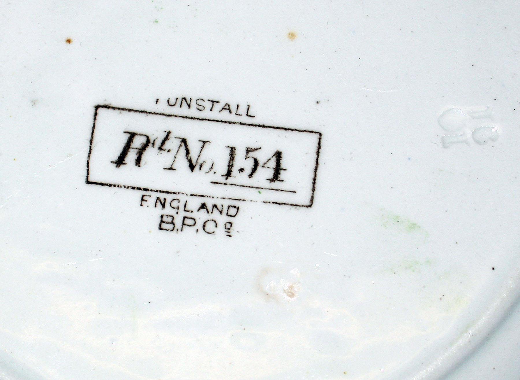 2006.0010.001 Earthenware plate, detail
