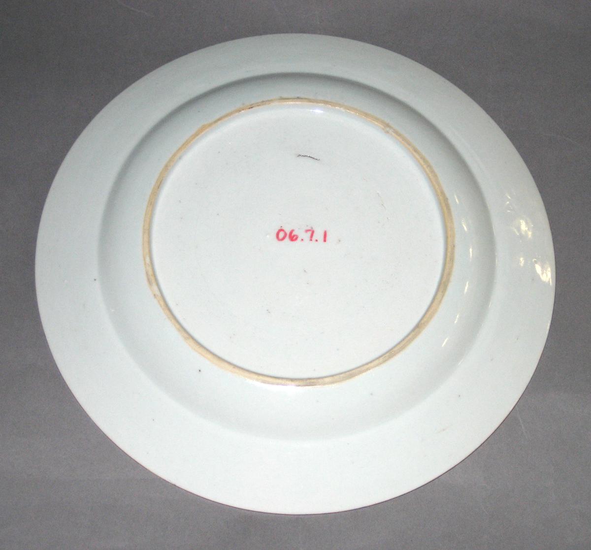 2006.0007.001 Porcelain plate back