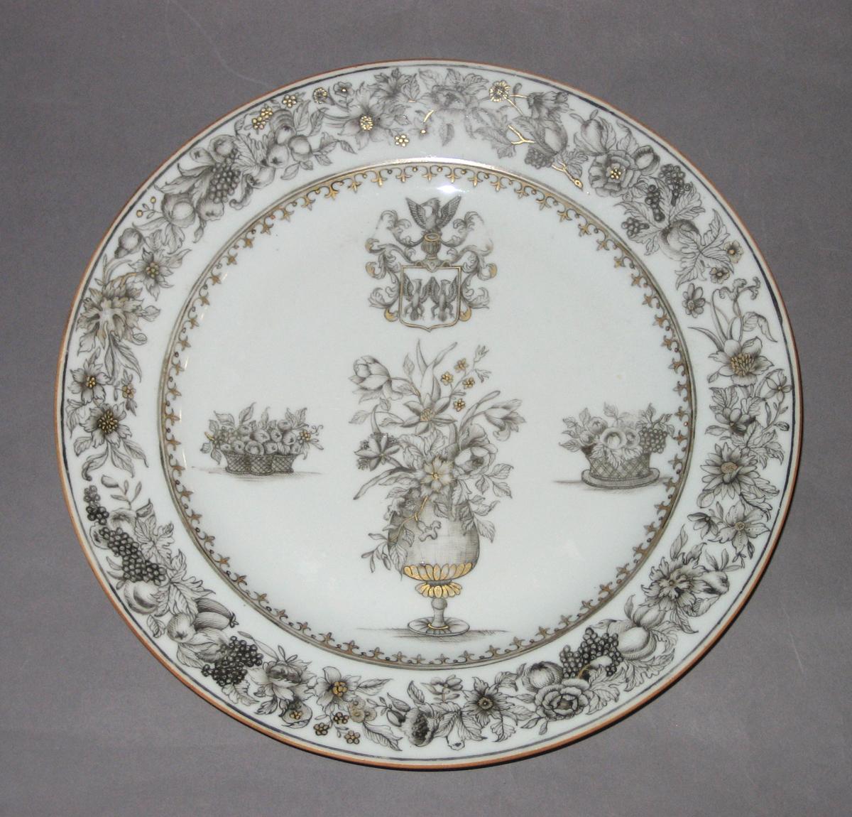 2006.0007.002 Porcelain plate