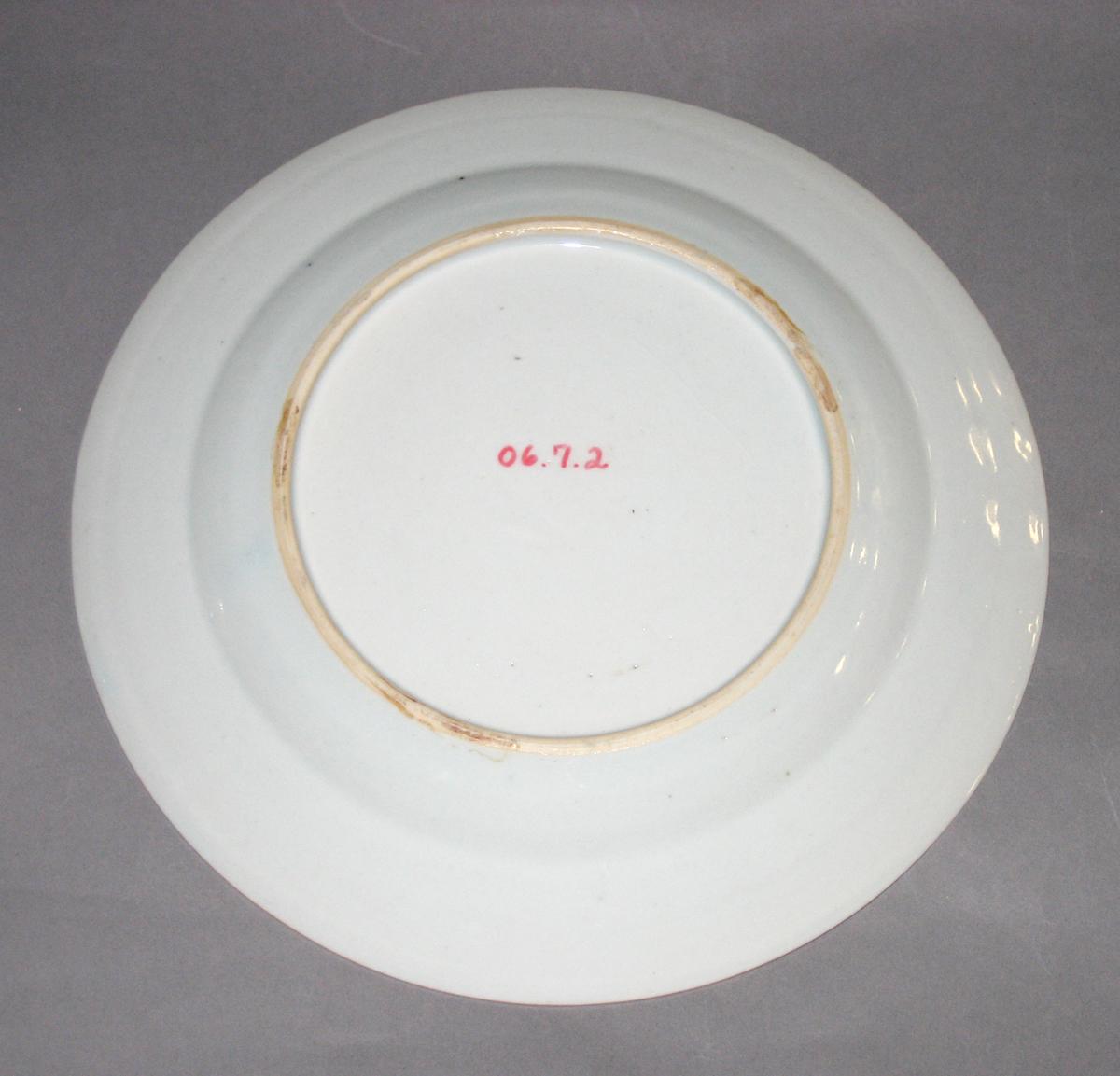 2006.0007.002 Porcelain plate back