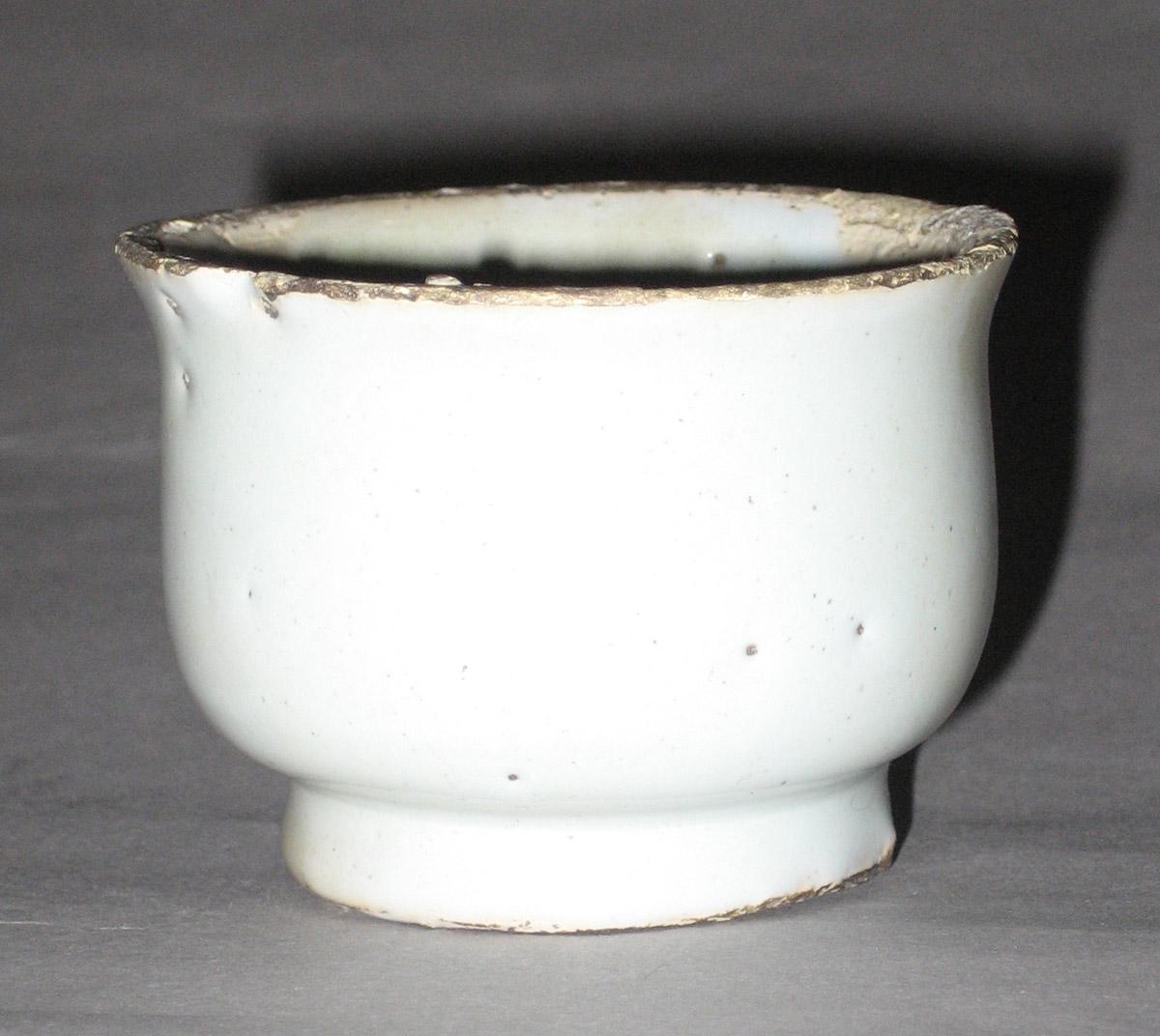 1956.0038.064 Delft apothecary or ointment pot