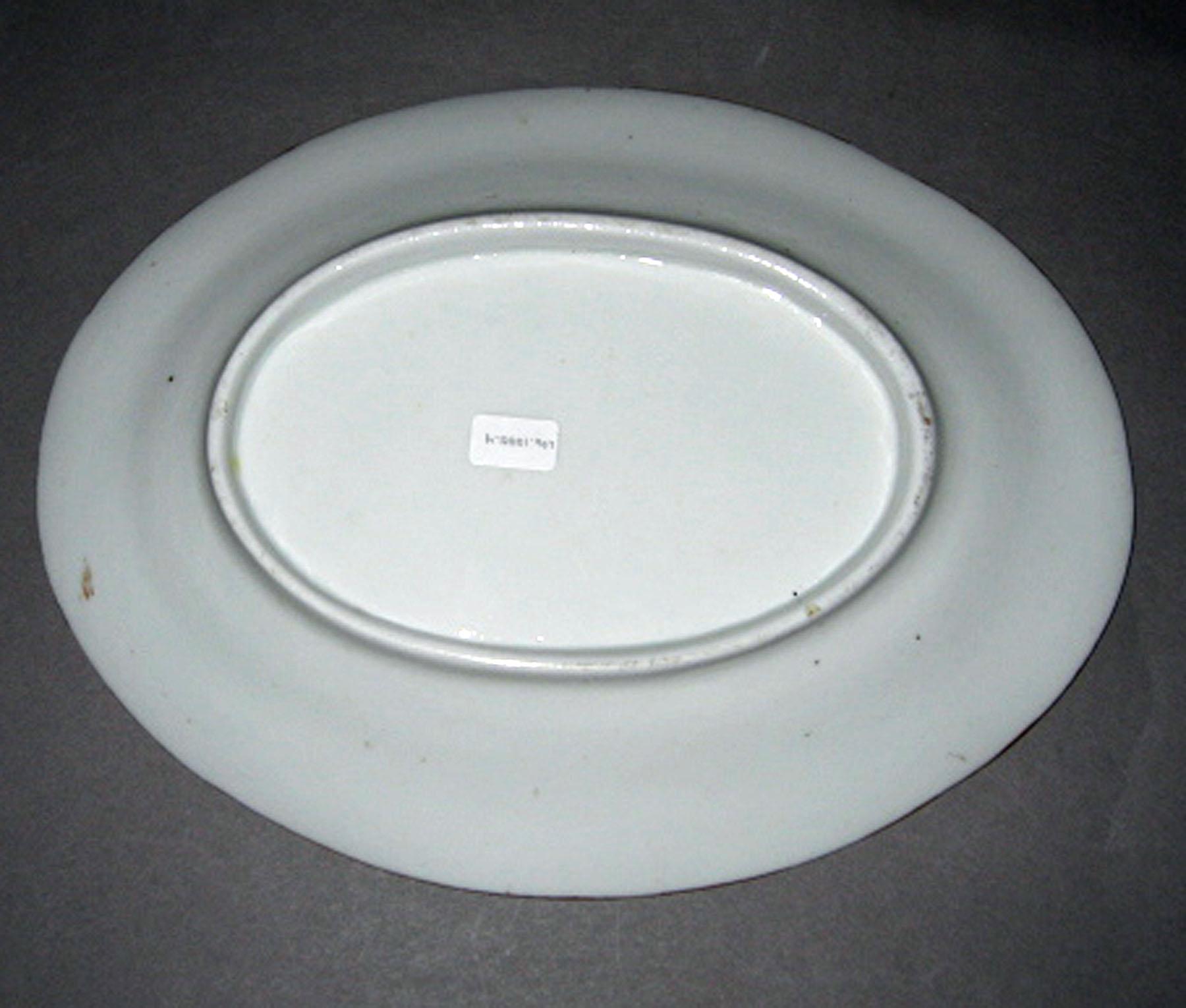 2006.0007.002.001 Coalport porcelain tureen stand (underside)