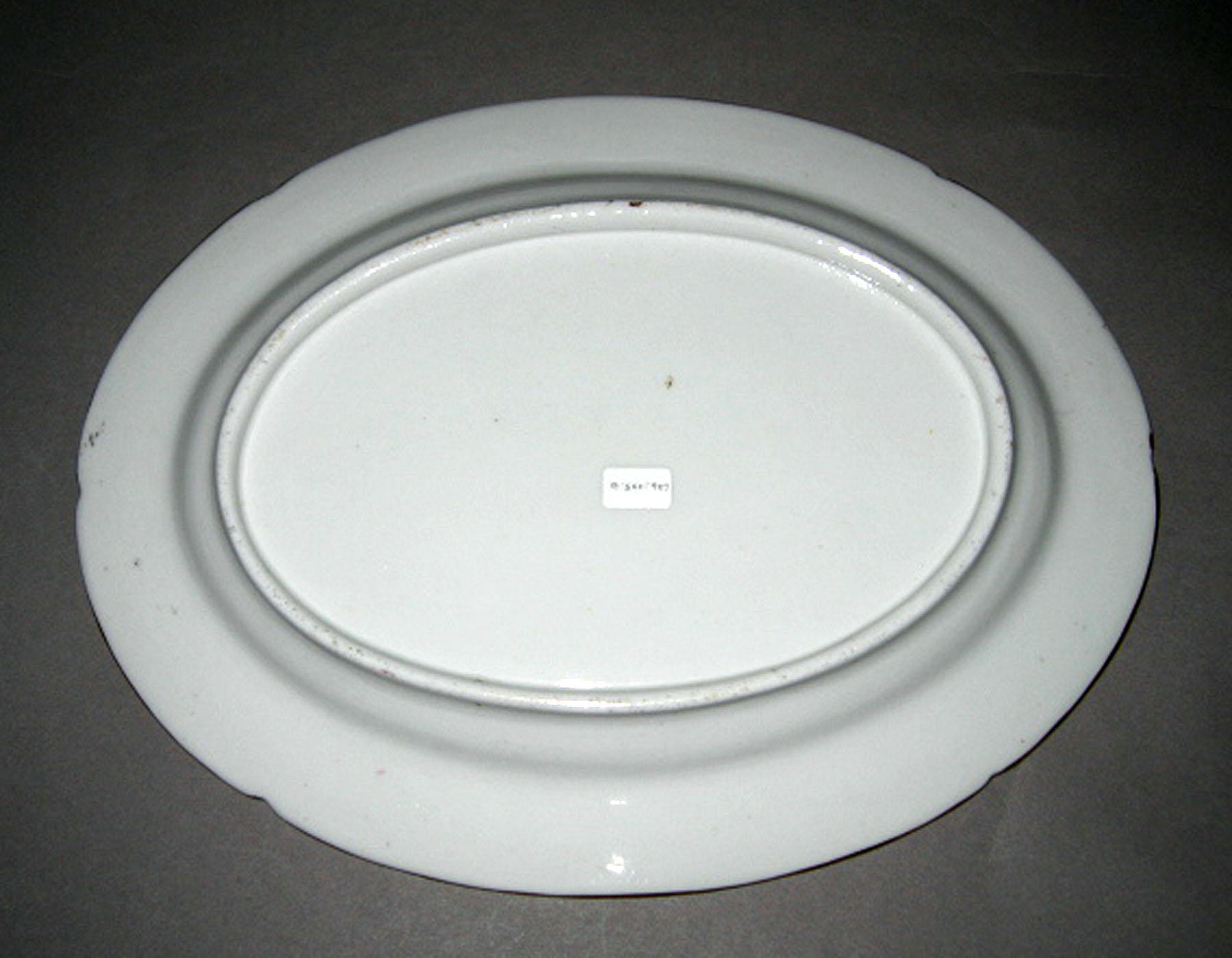 2006.0007.002.003 Coalport porcelain dish (underside)