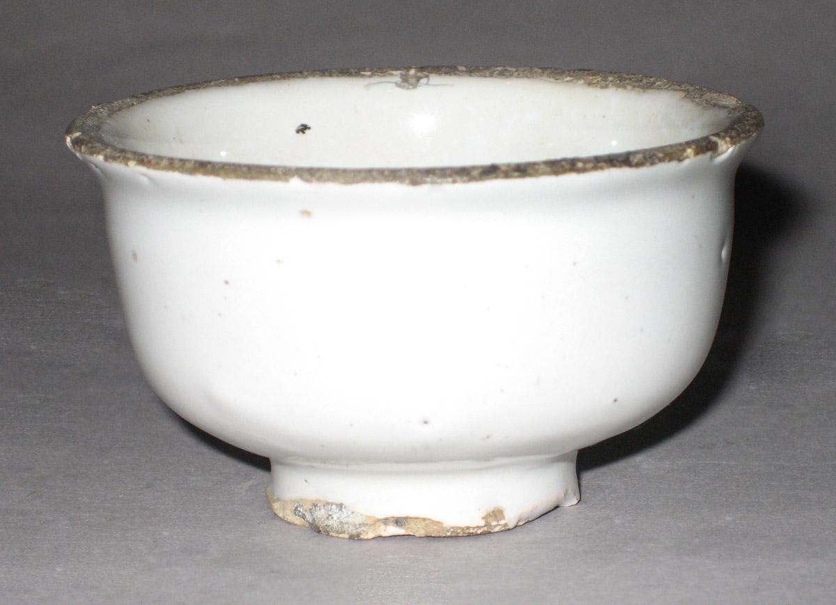 1956.0038.065 Delft apothecary or ointment pot