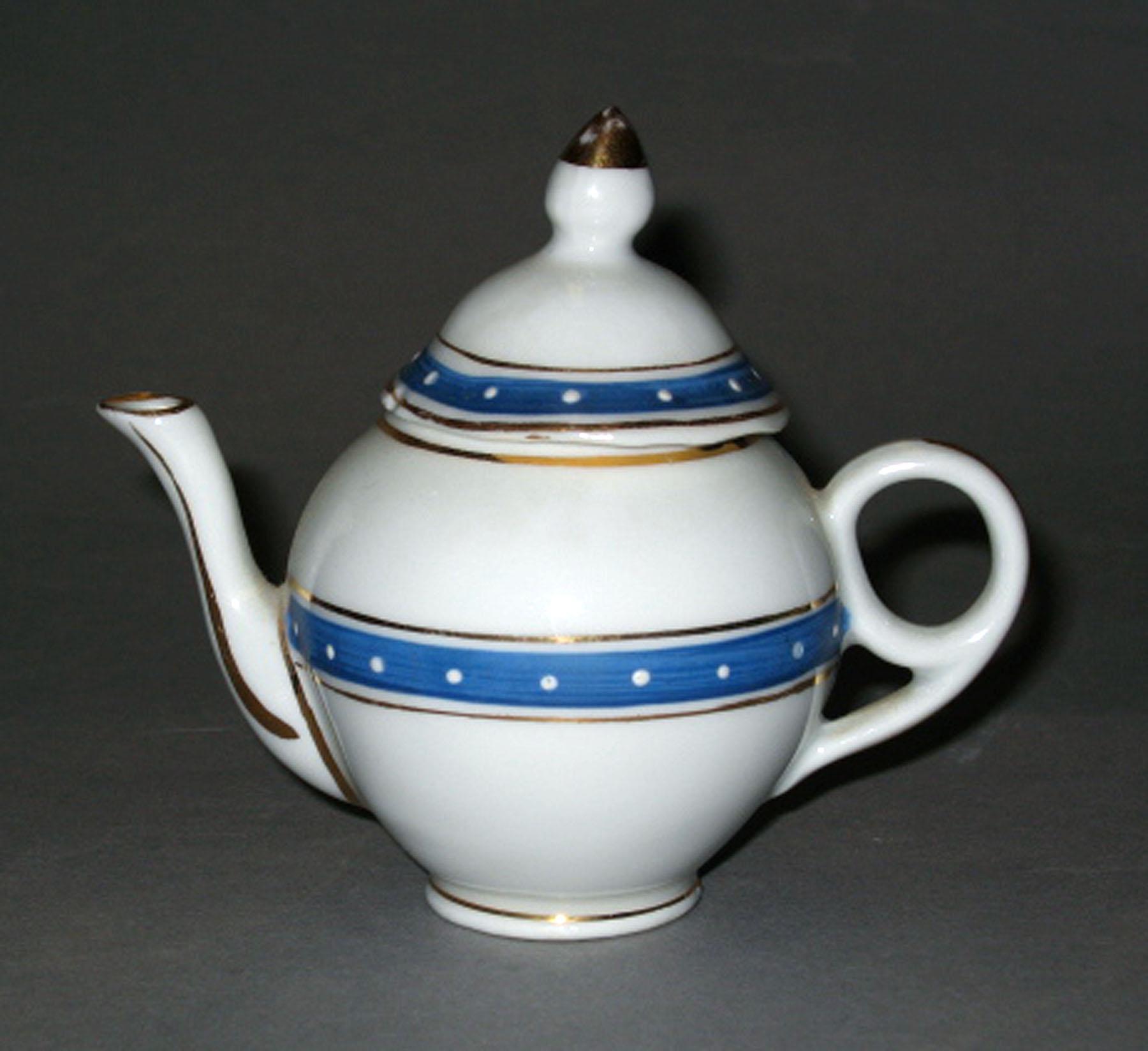 2006.0007.004.001 A, B Miniature porcelain teapot