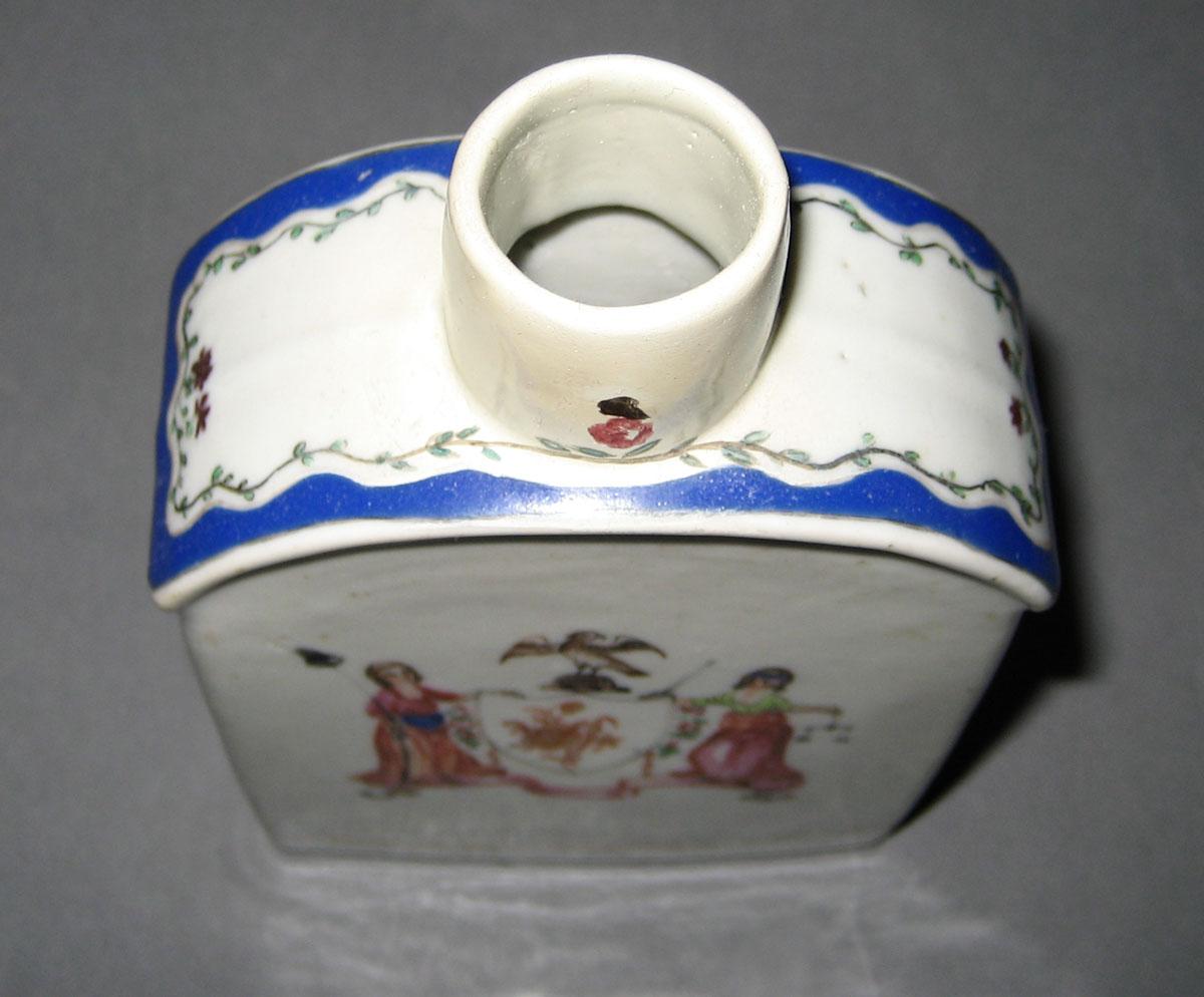 1956.0038.066 Porcelain Tea Cannister top view