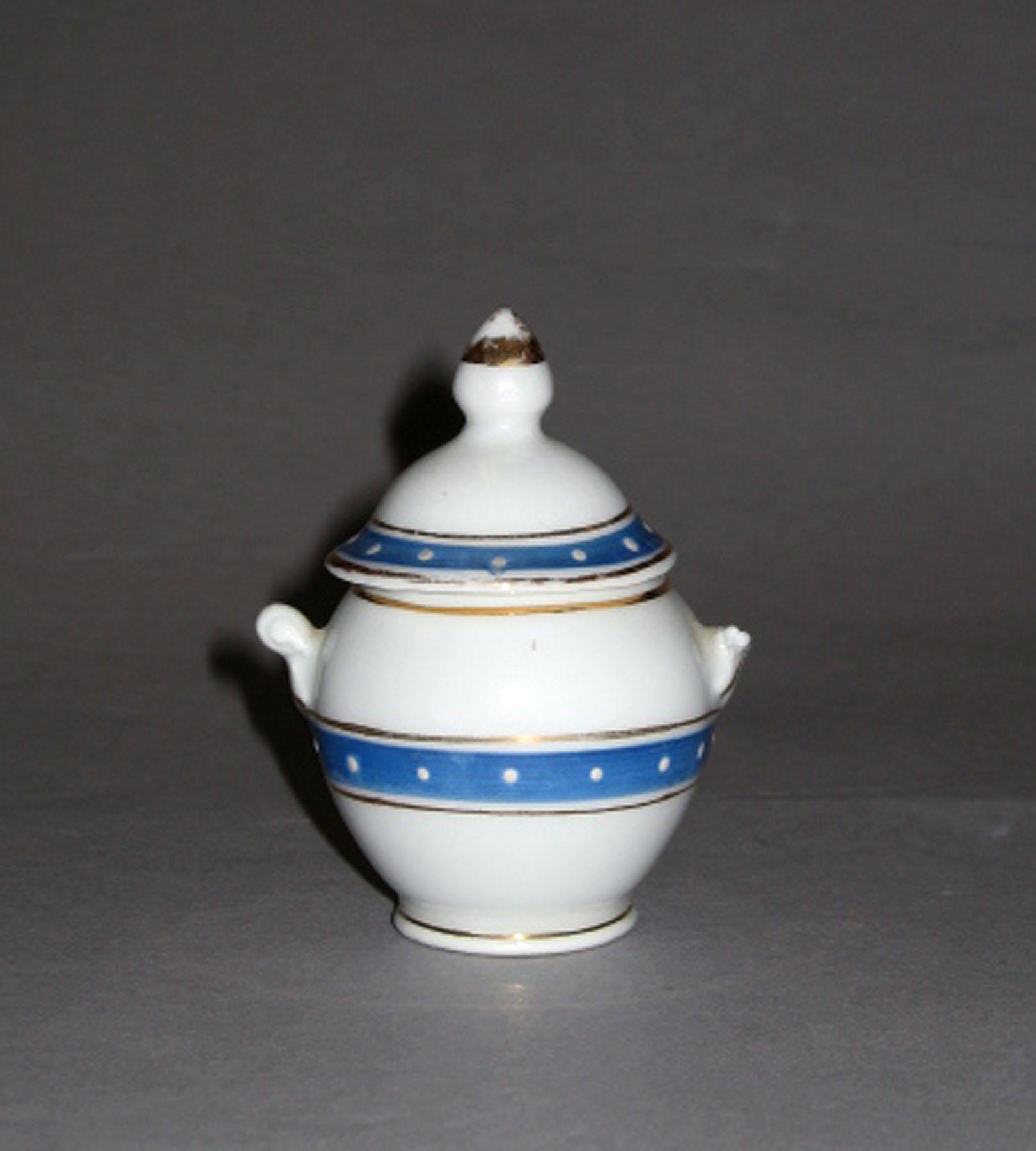2006.0007.004.002 A, B Miniature porcelain sugar bowl