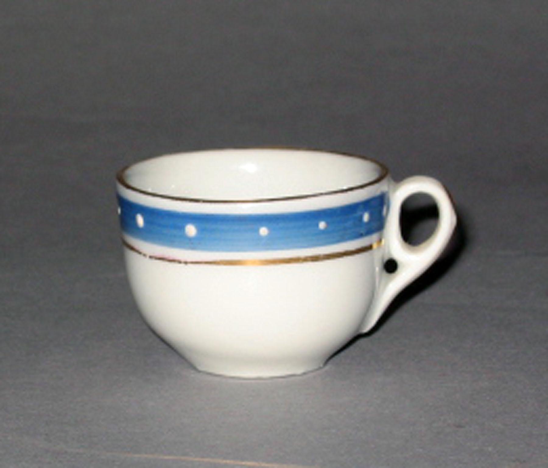 2006.0007.004.004 Miniature porcelain teacup