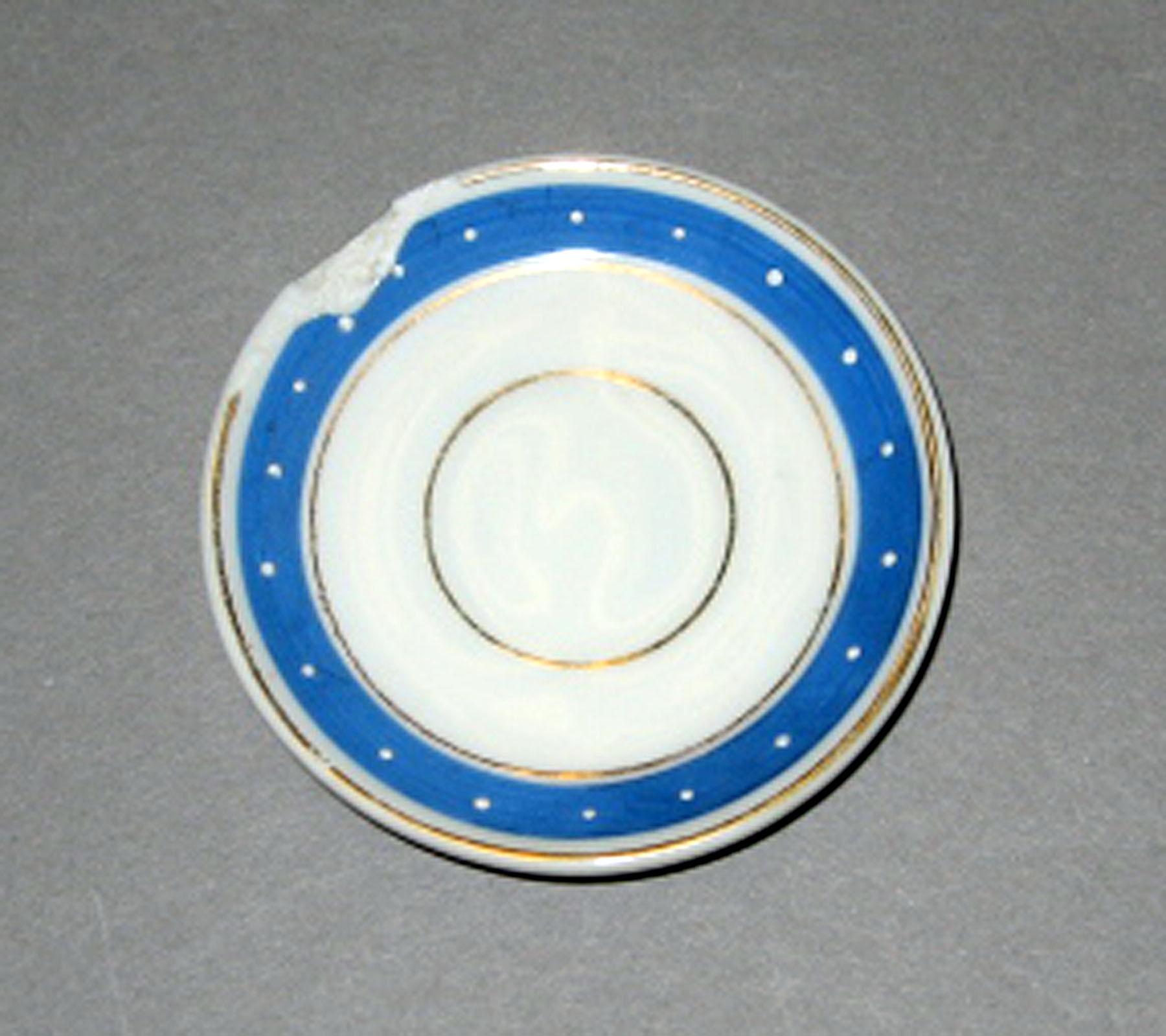 2006.0007.004.009 Miniature porcelain saucer