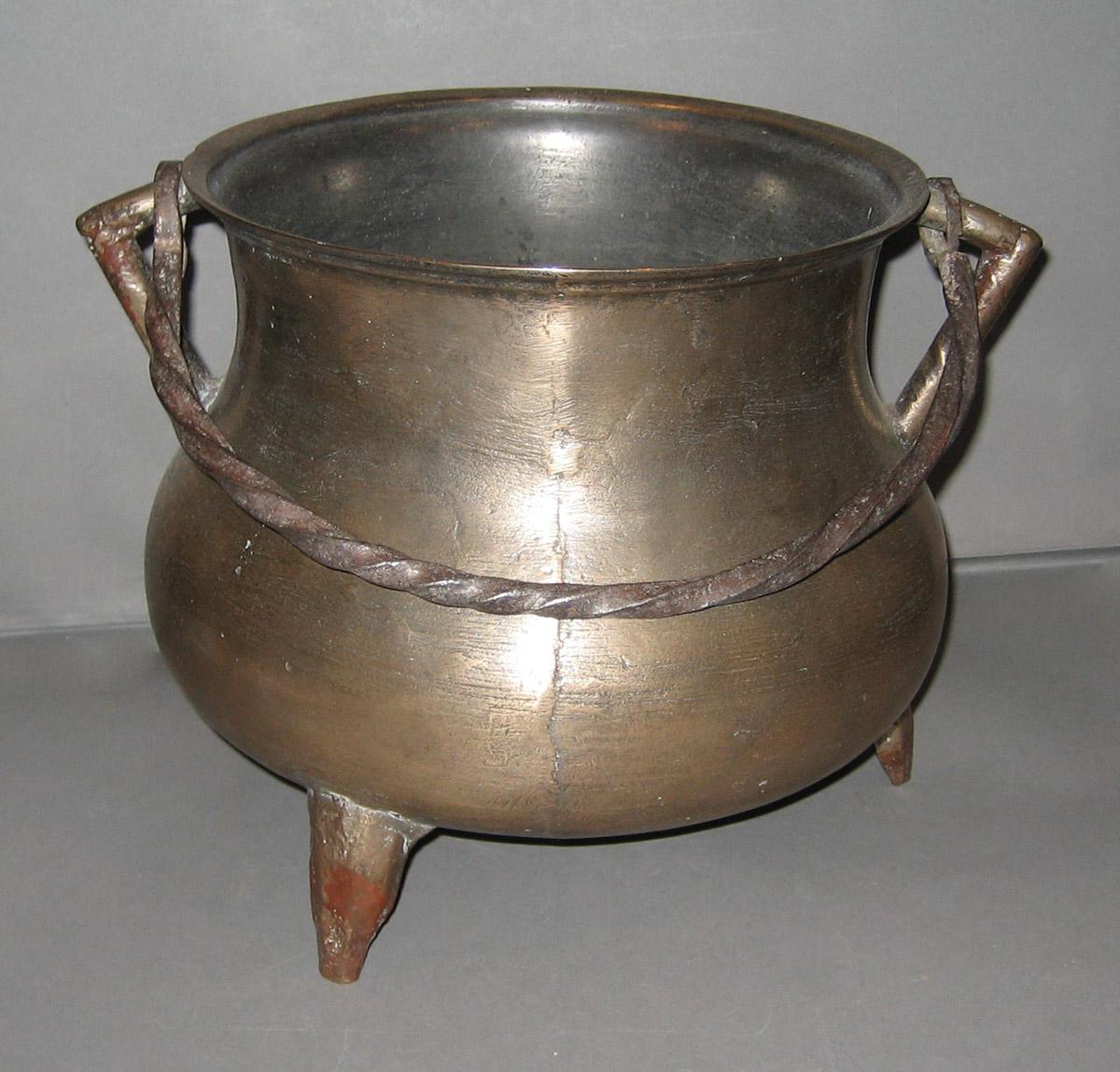 1965.2703 Pot