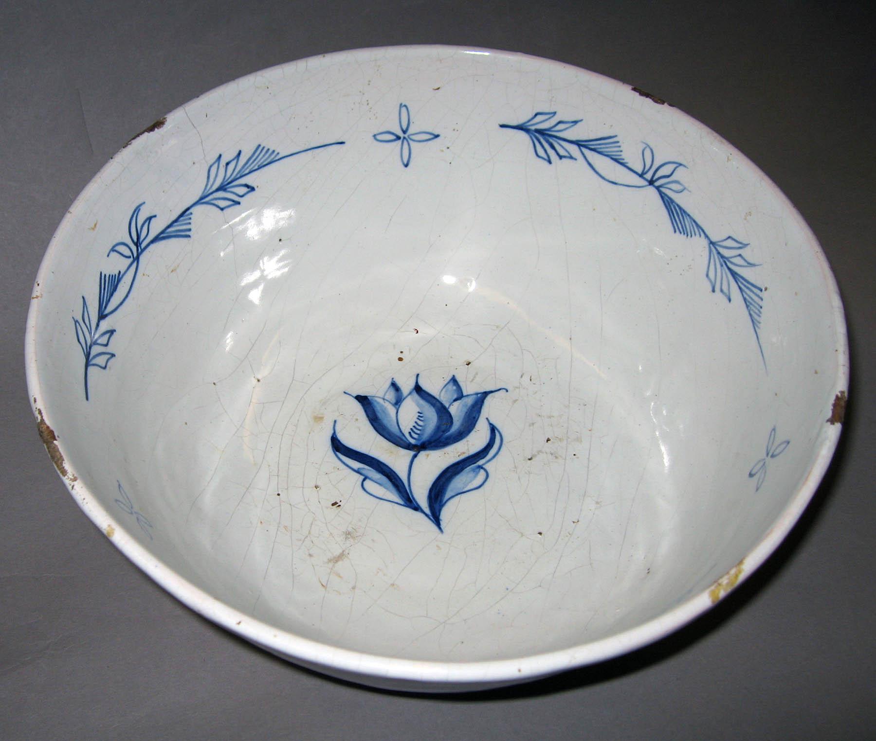 1956.0038.075 Earthenware bowl (interior)