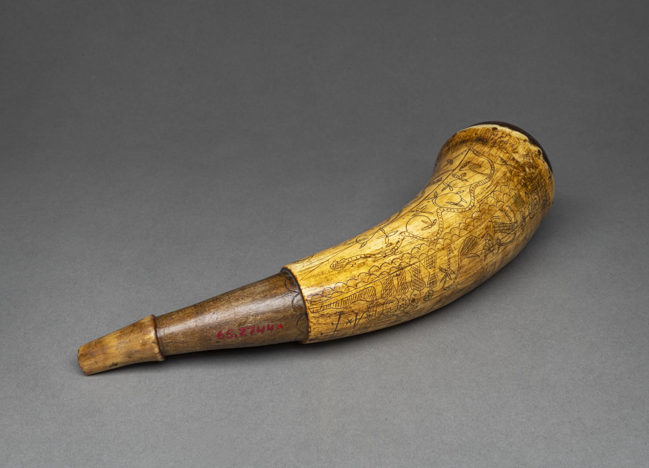 1965.2744 A Powder horn, view 4