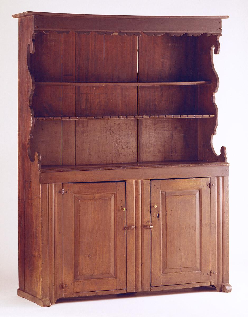 1965.2750 Dresser