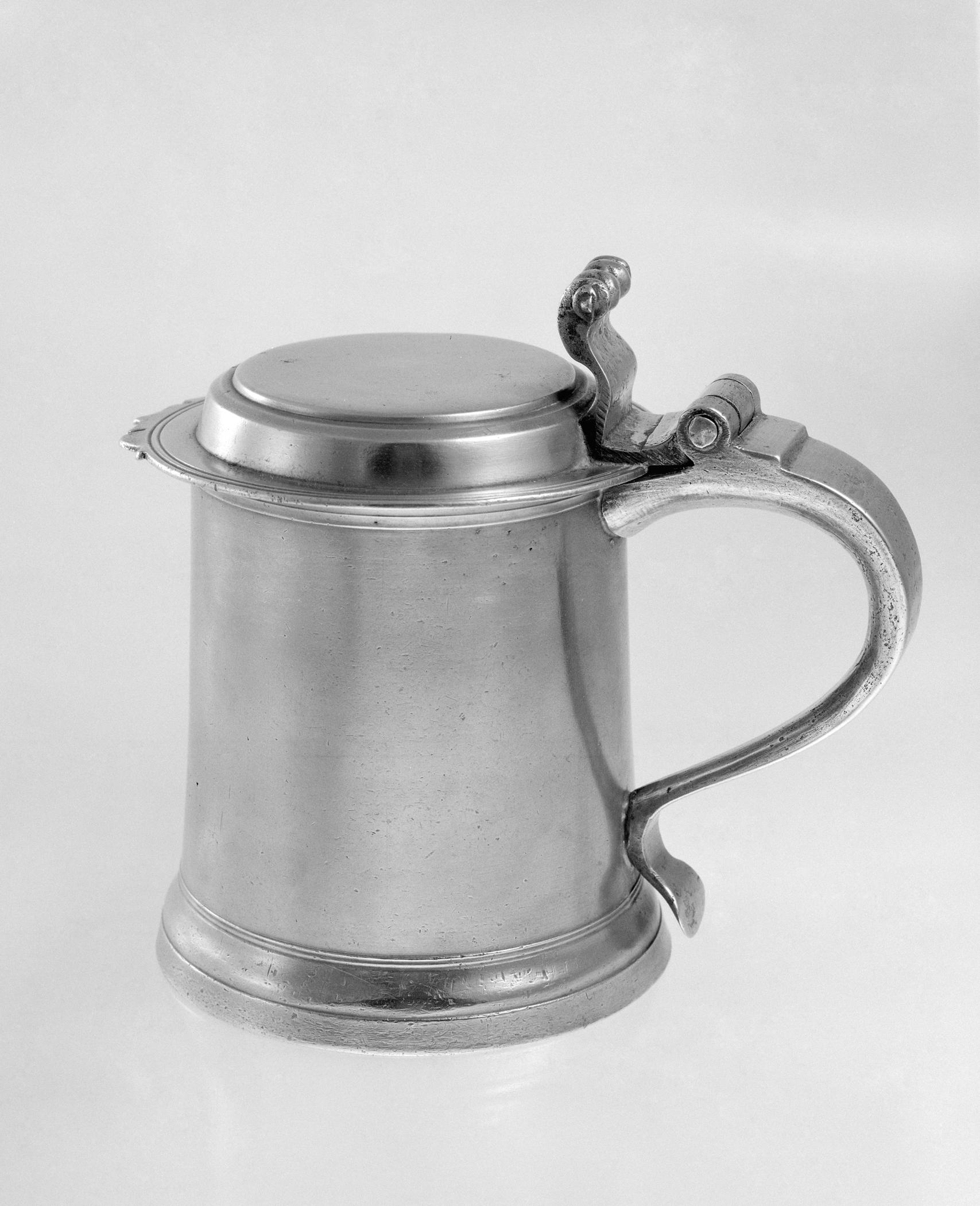 1965.2751 Pewter tankard