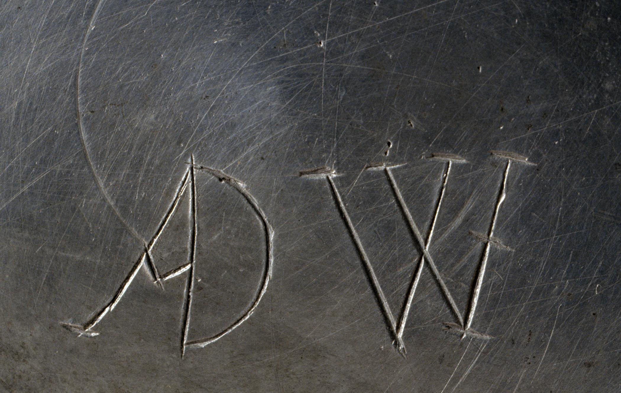 1965.2752 Pewter tankard (detail)