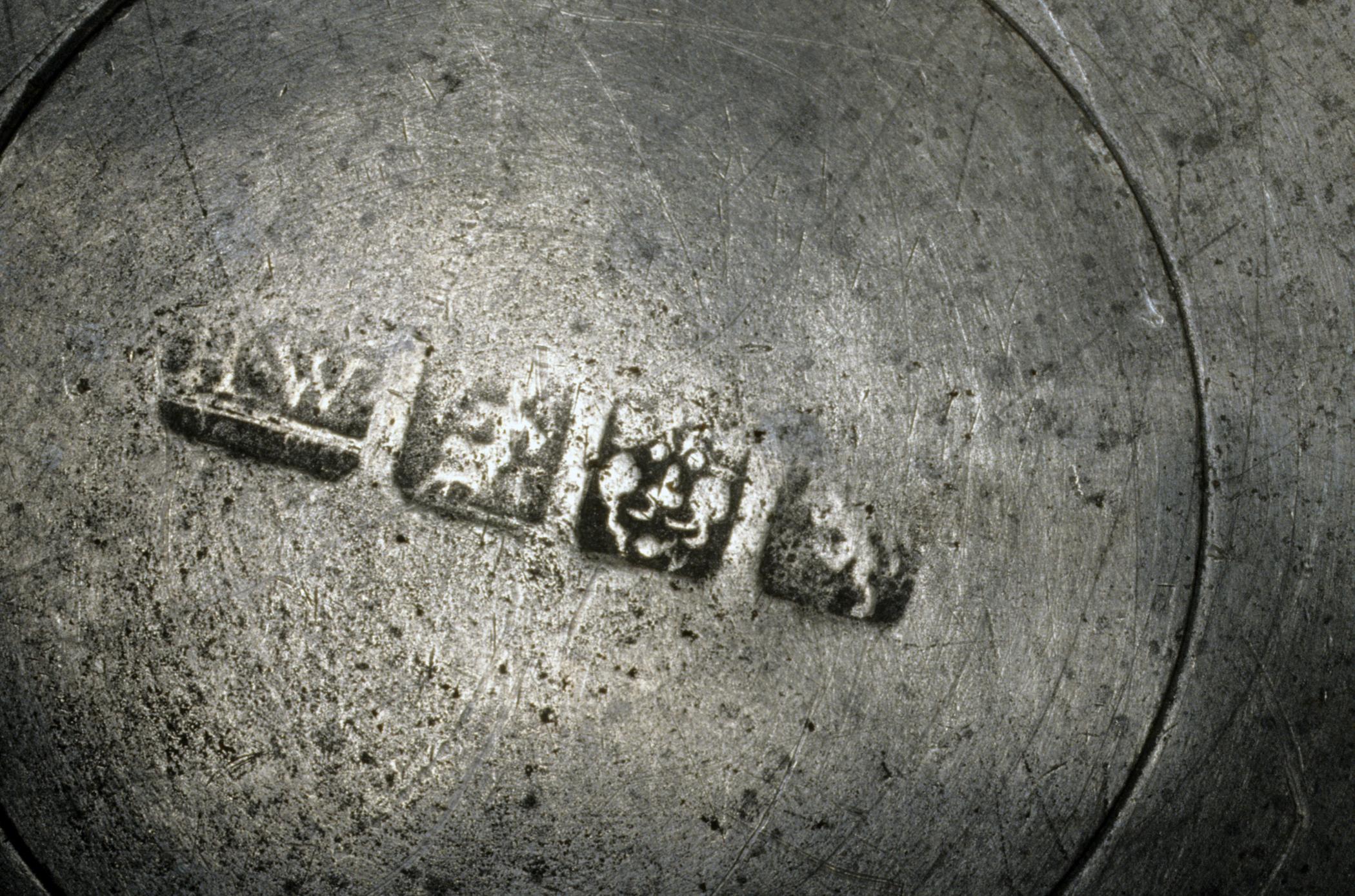 1965.2752 Pewter tankard (marks)