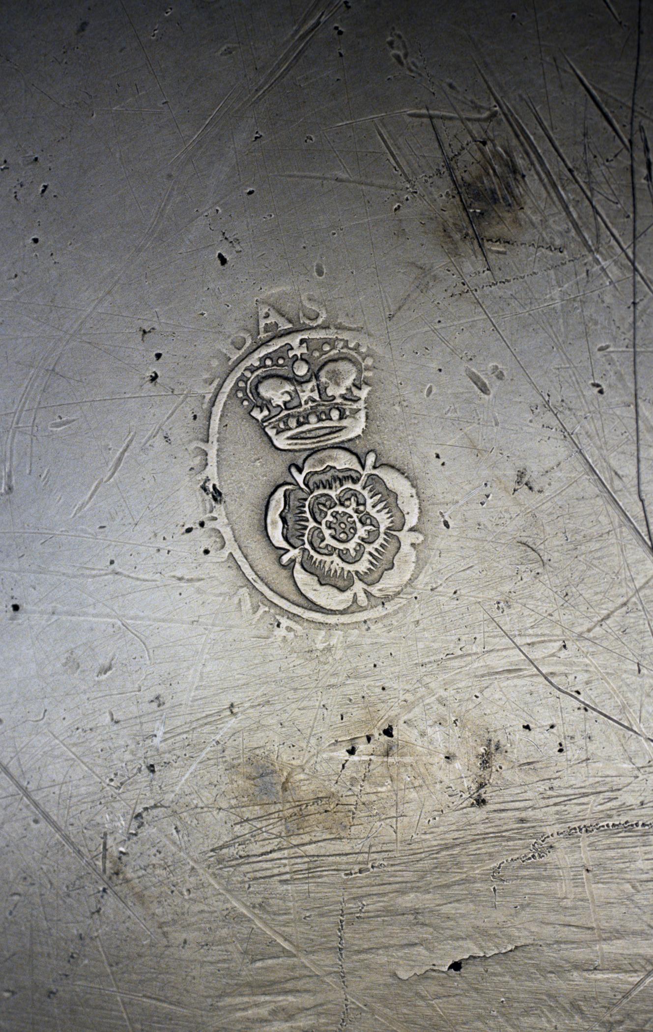 1965.2753 Pewter dish (marks-2)